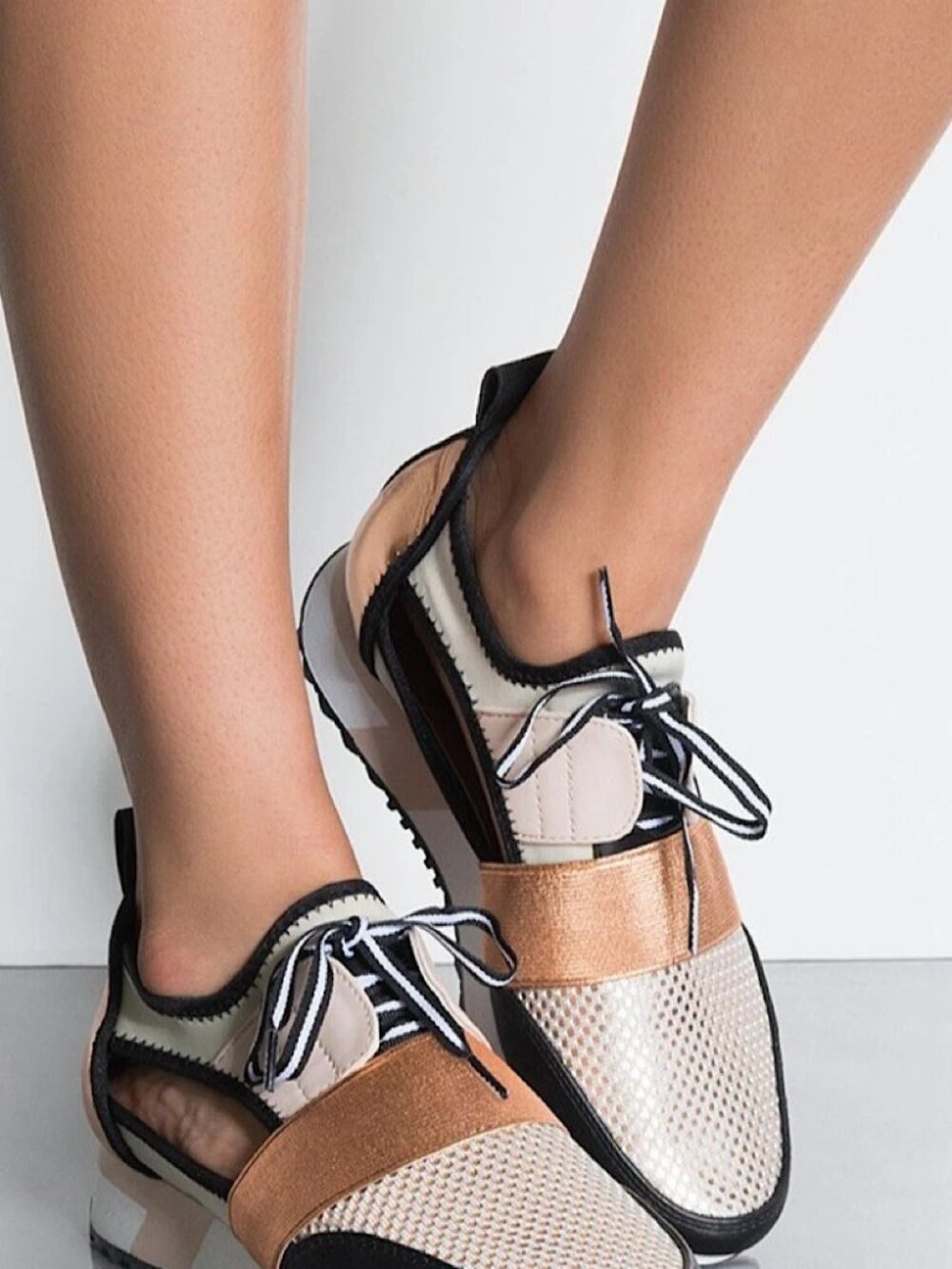 Steve Madden "Arctic" Cutout Sneakers Rose Gold Kid's Shoes Size 1